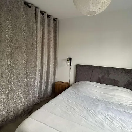 Villa Maison Moderne Et Spacieuse - 6 Pers. - Fr-1-881-22 *